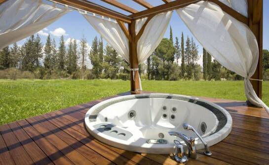 Garten-Whirlpool – Wie wählt man die richtigen Hydromassagedüsen aus?