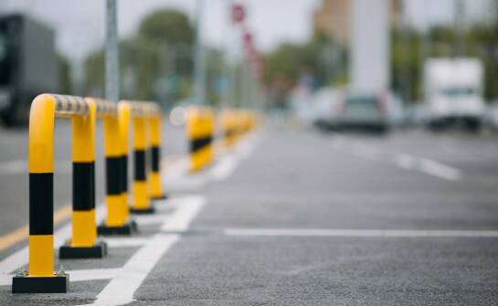 Jak projektować oznakowanie poziome, aby zwiększyć funkcjonalność przestrzeni?