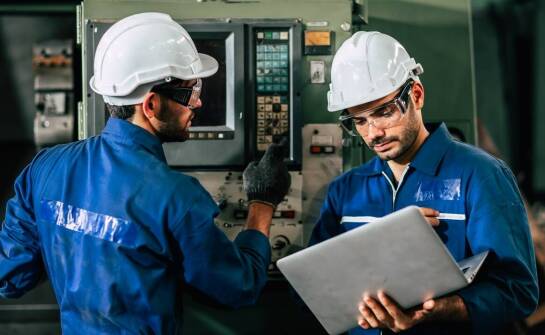 Serwis techniczny dla maszyn numerycznych CNC: dlaczego jest tak ważny?