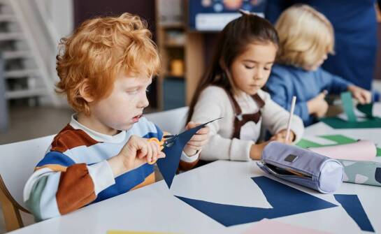 Kluczowe elementy metodyki Montessori w żłobku: jak wspierają rozwój dzieci?