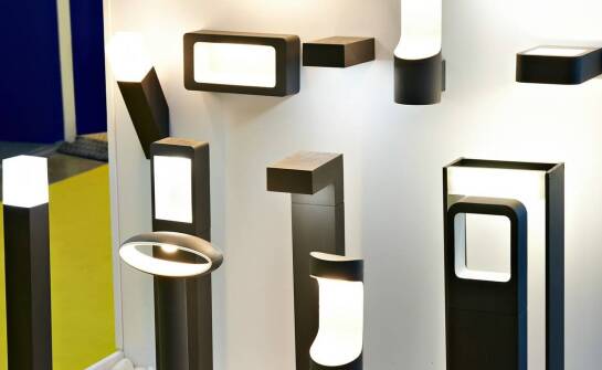 Lampy do przestrzeni publicznych: jak projektowanie lamp w Warszawie odpowiada na potrzeby różnych branż?