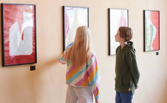 Galerie sztuki współczesnej — co warto wiedzieć przed pierwszą wizytą?