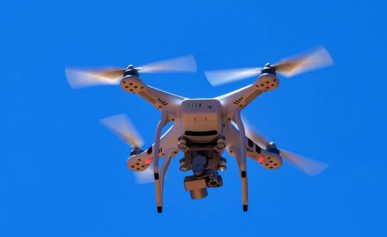 Znaczenie kamer w monitorowaniu i neutralizowaniu zagrożeń dronami