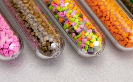 Jak zakrętki do butelek plastikowych wpływają na bezpieczeństwo produktów?