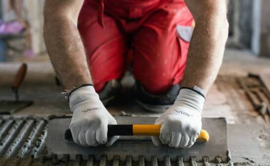 Wybór zapraw naprawczych do betonu – przewodnik dla inwestorów