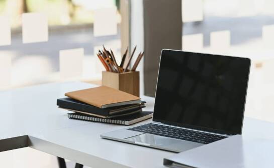 Czy warto zainwestować w laptop używany do nauki dla nastolatka?