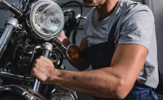 Jak utrzymać oryginalność motocykla zabytkowego przy wymianie części?