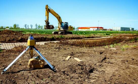 Wpływ geodezyjnych pomiarów na wykopy pod ławy fundamentowe
