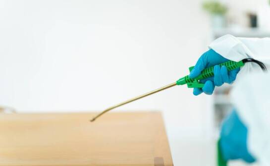 Jakie środki stosujemy do bezpiecznej eliminacji zanieczyszczeń biologicznych?