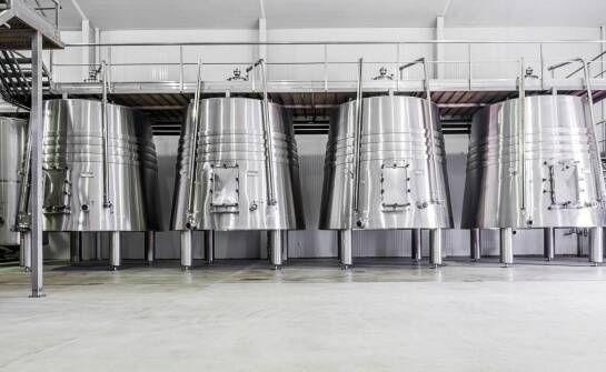 Właściwości stali nierdzewnej kluczowe dla produkcji bezpiecznych zbiorników