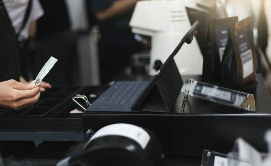 Nowoczesne technologie w kasach fiskalnych – co warto wiedzieć?