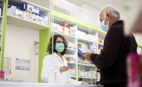 Zastosowanie okien podawczych w instalacjach procesowych farmacji