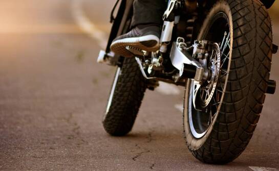Innowacyjne rozwiązania w kurtkach motocyklowych męskich - co oferują nowoczesne modele?