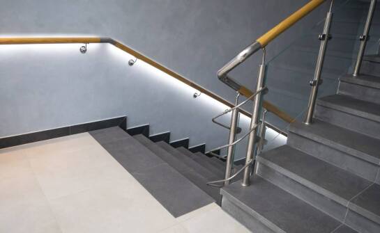 Estetyka a funkcjonalność: wybór balustrad nierdzewnych dla domów
