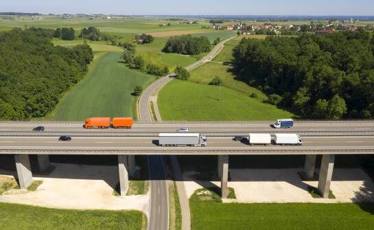 Jakie są najczęstsze wyzwania w międzynarodowym transporcie do Danii i jak je pokonujemy?