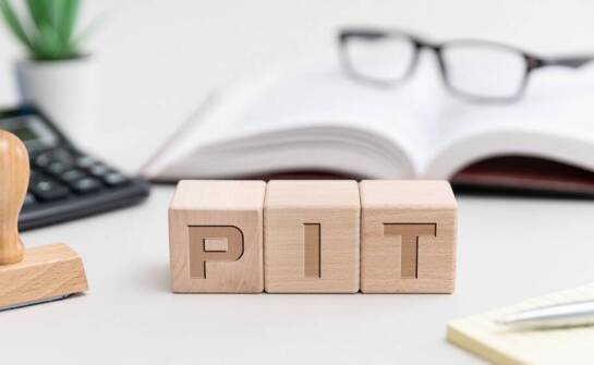 Proces rozliczeń VAT i PIT z pomocą księgowego w Krakowie