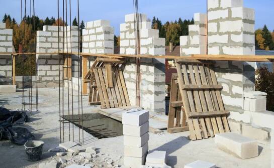 Trwałość pustaków betonowych w ekstremalnych warunkach klimatycznych