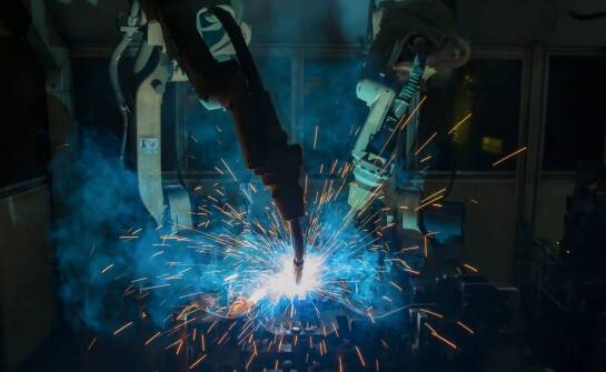 Rola spawaczy w procesie produkcji konstrukcji stalowych