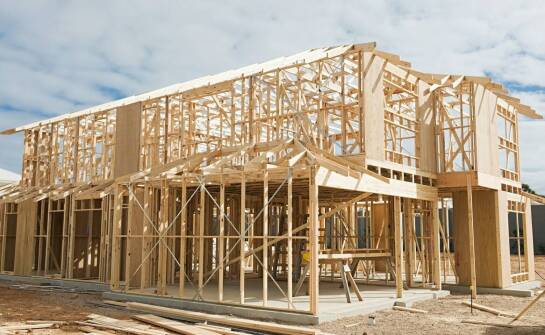 Kluczowe etapy budowy domu z firmą budowlaną - przewodnik dla inwestorów