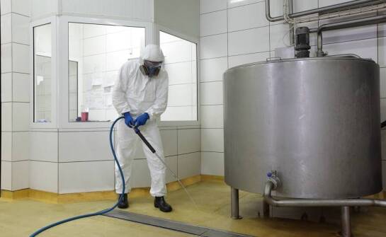 Efektywność chemicznego czyszczenia w eliminacji biofilmu