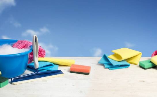 Porady dotyczące stosowania octu w łazience do usuwania osadów