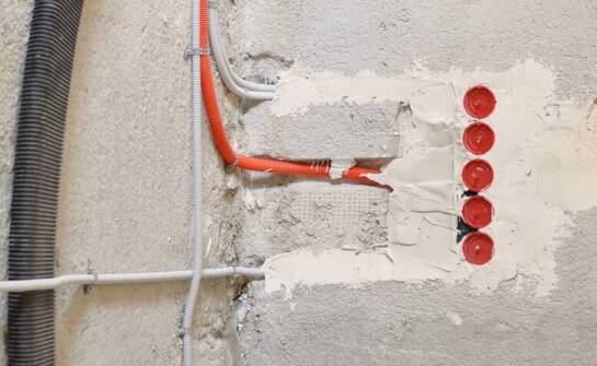 Jak kabel uniepalniony wpływa na bezpieczeństwo instalacji elektrycznych?