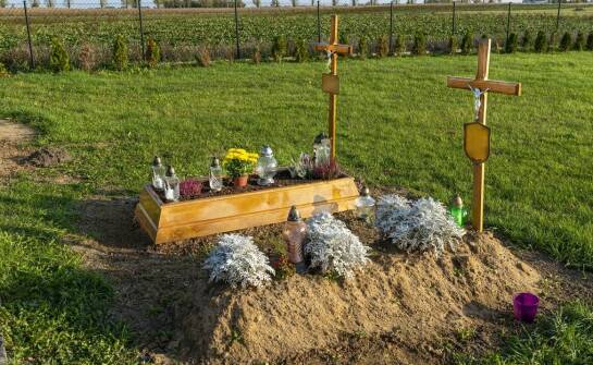 Porównanie trwałości zdjęć nagrobkowych wykonanych różnymi technikami