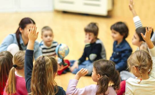 Atrakcje edukacyjne na farmie iluzji – co przyciąga młodych naukowców?