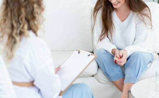 Jak terapia psychodynamiczna wspiera proces adaptacji do nowych sytuacji życiowych?