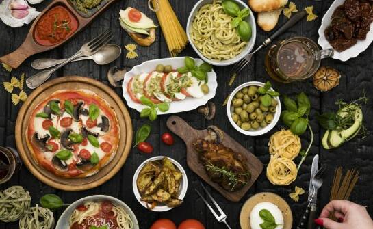 Pizza na każdą okazję – jak tworzymy unikalne kompozycje smakowe na warsztatach?