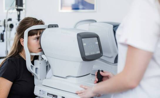 Jakie nowoczesne metody diagnostyczne wspierają wykrywanie chorób oczu?