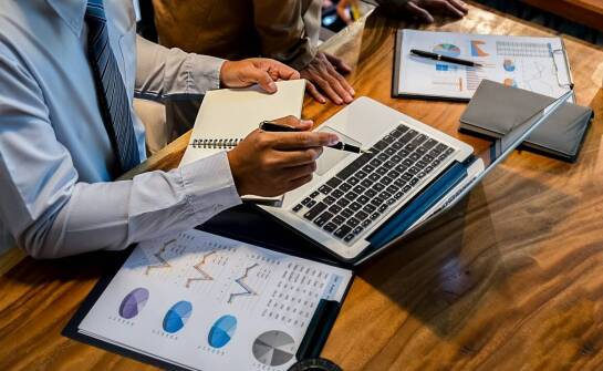 Jak obsługa księgowa wspiera rozwój lokalnych przedsiębiorstw?