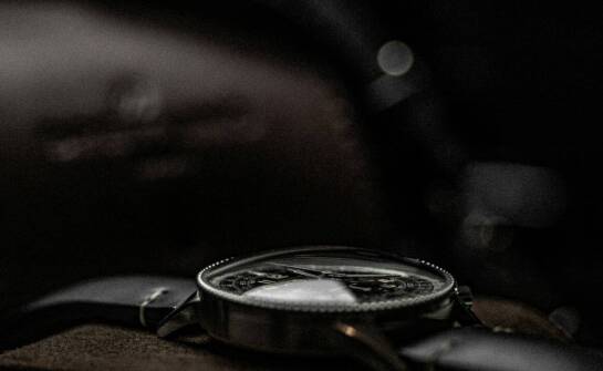 Zegarek Casio ae 1300wh jako element codziennej stylizacji