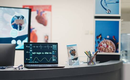 Defibrylator zewnętrzny jako element strategii bezpieczeństwa w obiektach sportowych