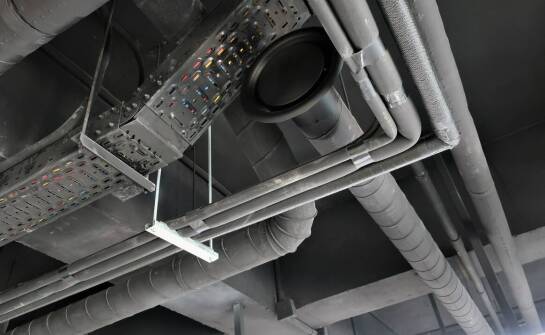 Jakie komponenty są niezbędne do instalacji systemu 100V?