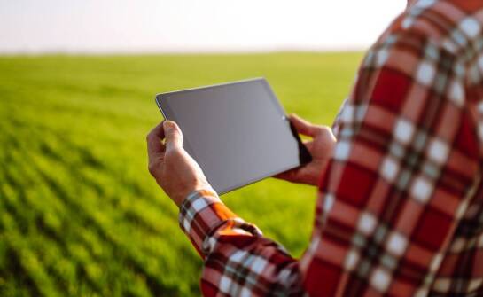 Jak nawigacja GPS wspiera terminowość prac polowych?