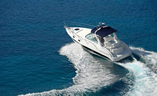 Przegląd dostępnych modeli bimini na rynku – co wybrać dla swojej łódki?