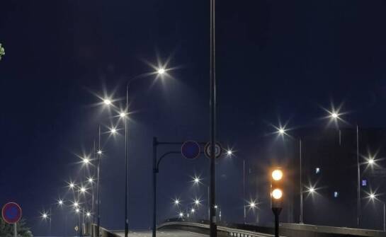 Porównanie technologii: latarnie hybrydowe kontra tradycyjne oświetlenie