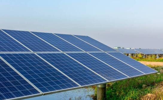 Wpływ paneli fotowoltaicznych na środowisko – korzyści z zastosowania odnawialnych źródeł energii