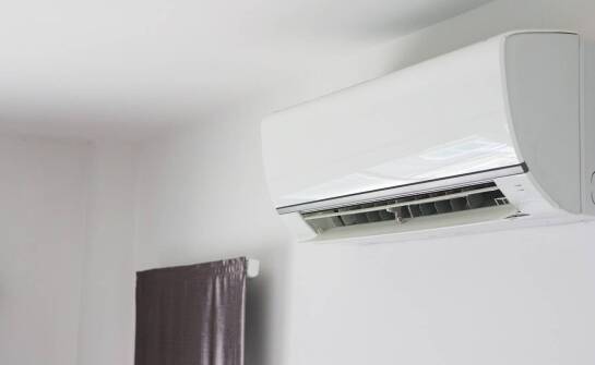 Jakie korzyści niesie ze sobą instalacja klimatyzatora pokojowego ściennego?