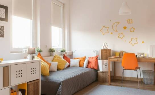 Jakie korzyści daje wybór kinderbetten z opcją regulacji wysokości?