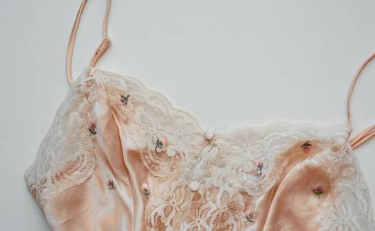 Suknie ślubne z satyny - blask i elegancja na wyjątkową okazję