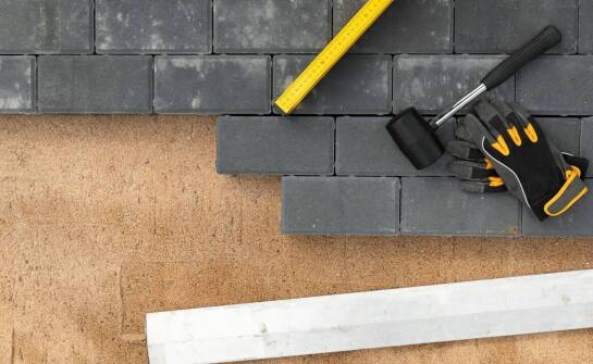 Posadzki kamienne zewnętrzne jako element małej architektury