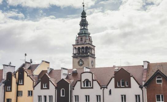 Zalety noclegu w historycznym centrum miasta: co oferuje nasz hotel?