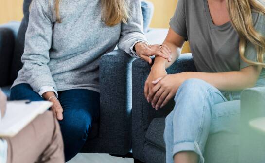 Jakie techniki terapeutyczne są stosowane w leczeniu uzależnień behawioralnych?