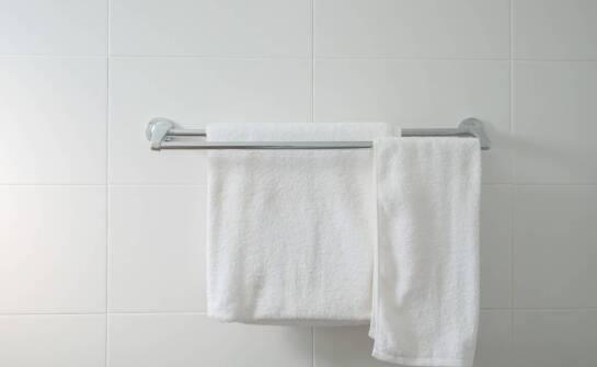 Jakie innowacje wprowadzają producenci haczyków na ręczniki samoprzylepne?