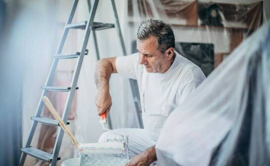 Funkcjonalność spodni malarskich białych w różnych warunkach pracy