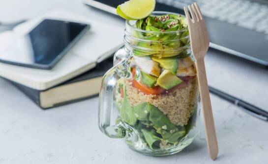 Tworzenie i pielęgnacja lasów w słoiku – co warto wiedzieć?