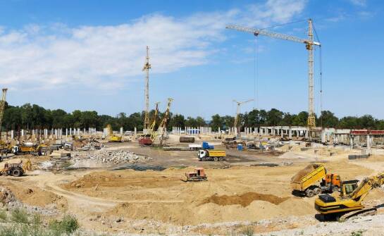 Jakie są najważniejsze funkcje ładowarki, które zwiększają efektywność pracy?