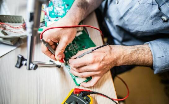 Najczęstsze usterki systemów elektronicznych w maszynach rolniczych i jak je naprawić
